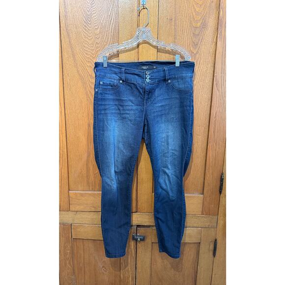 Torrid Denim Dark Wash Skinny Jeans - Women's 14R - Picture 1 of 3